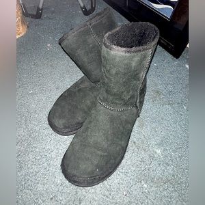Black Uggs bought about 1.5 yrs ago and worn a bit